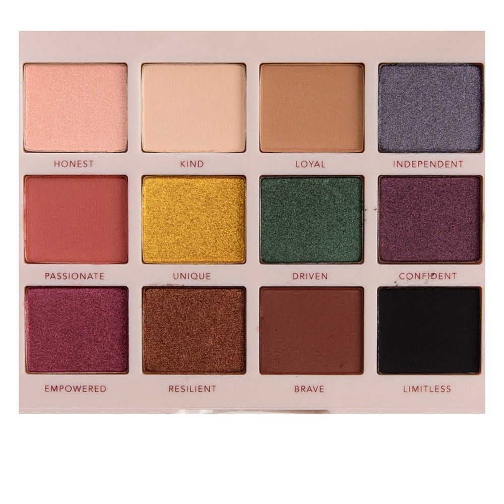Identity Two
PERSONA EYESHADOW PALETTE